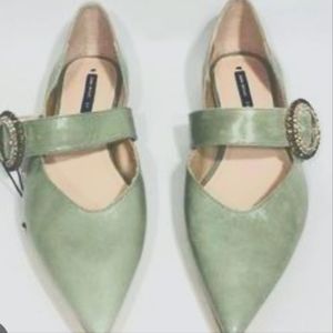 Embellished Bejewelled Brooch Pointy Leather Flats size 39